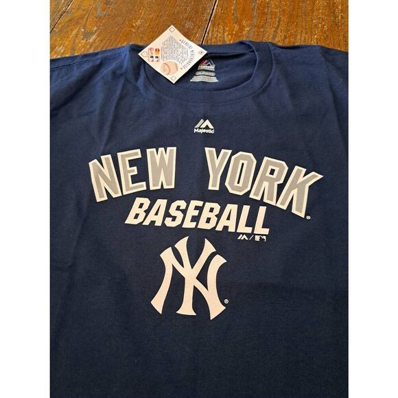 New 2XL Majestic New York Yankees Baseball Short Sleeve Pullover TShirt Shirt - Picture 2 of 3